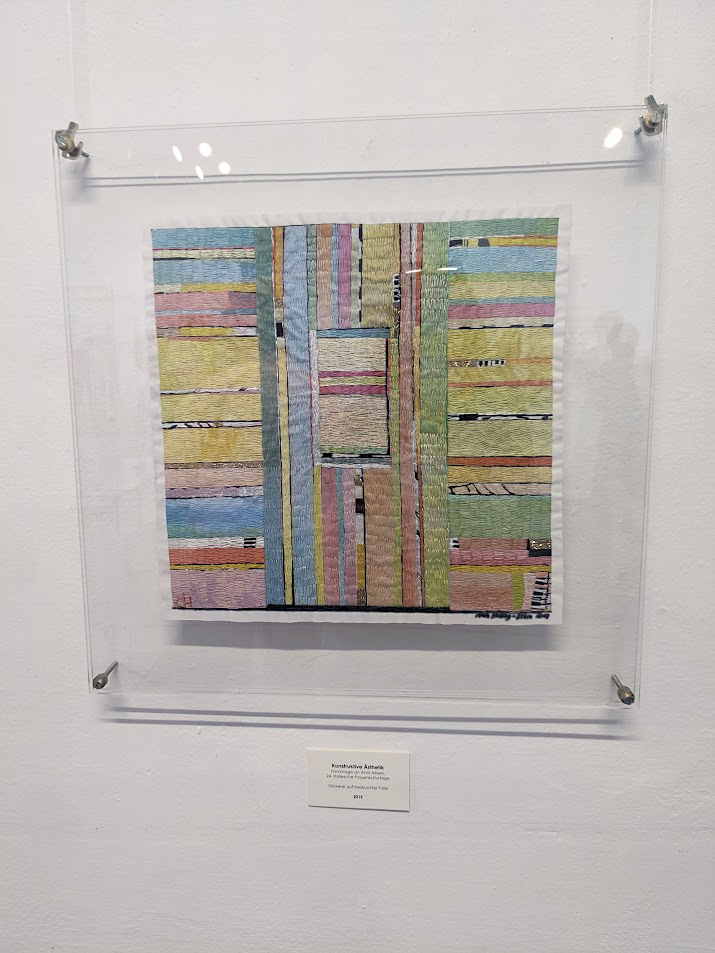 Stickerei von Carola Helbing-Erben.